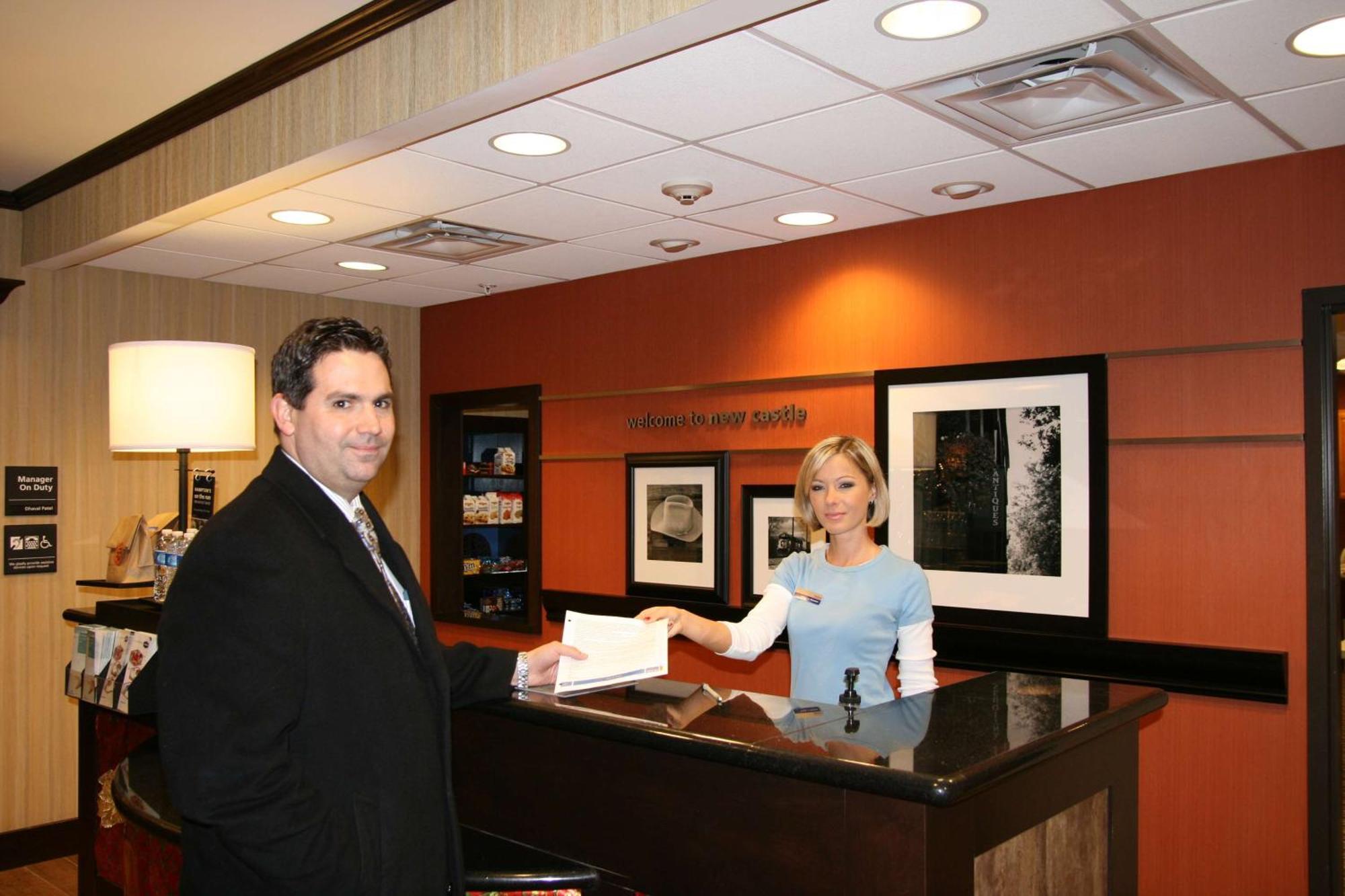 Hampton Inn & Suites New Castle, Pa מראה פנימי תמונה