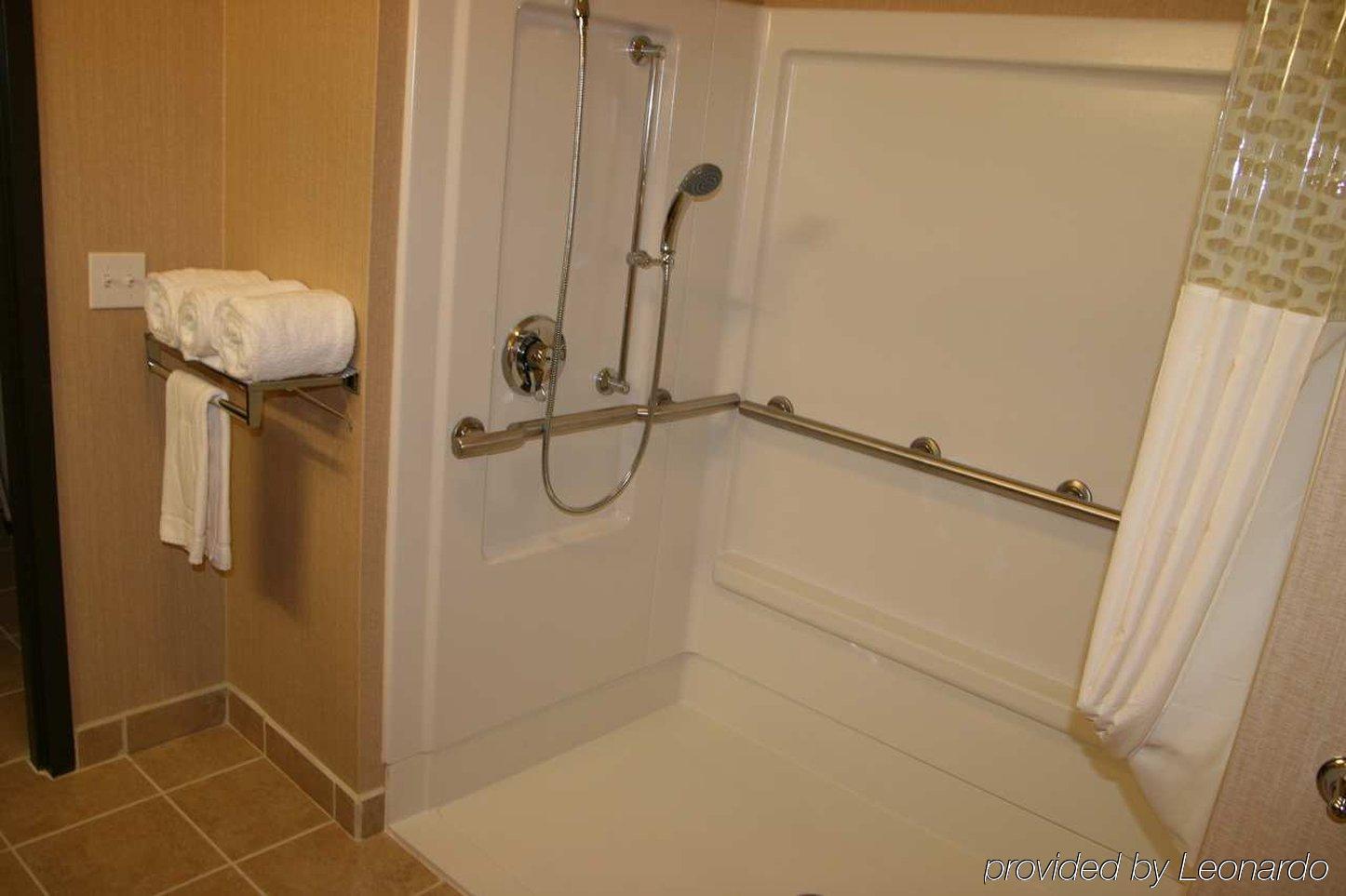 Hampton Inn & Suites New Castle, Pa חדר תמונה