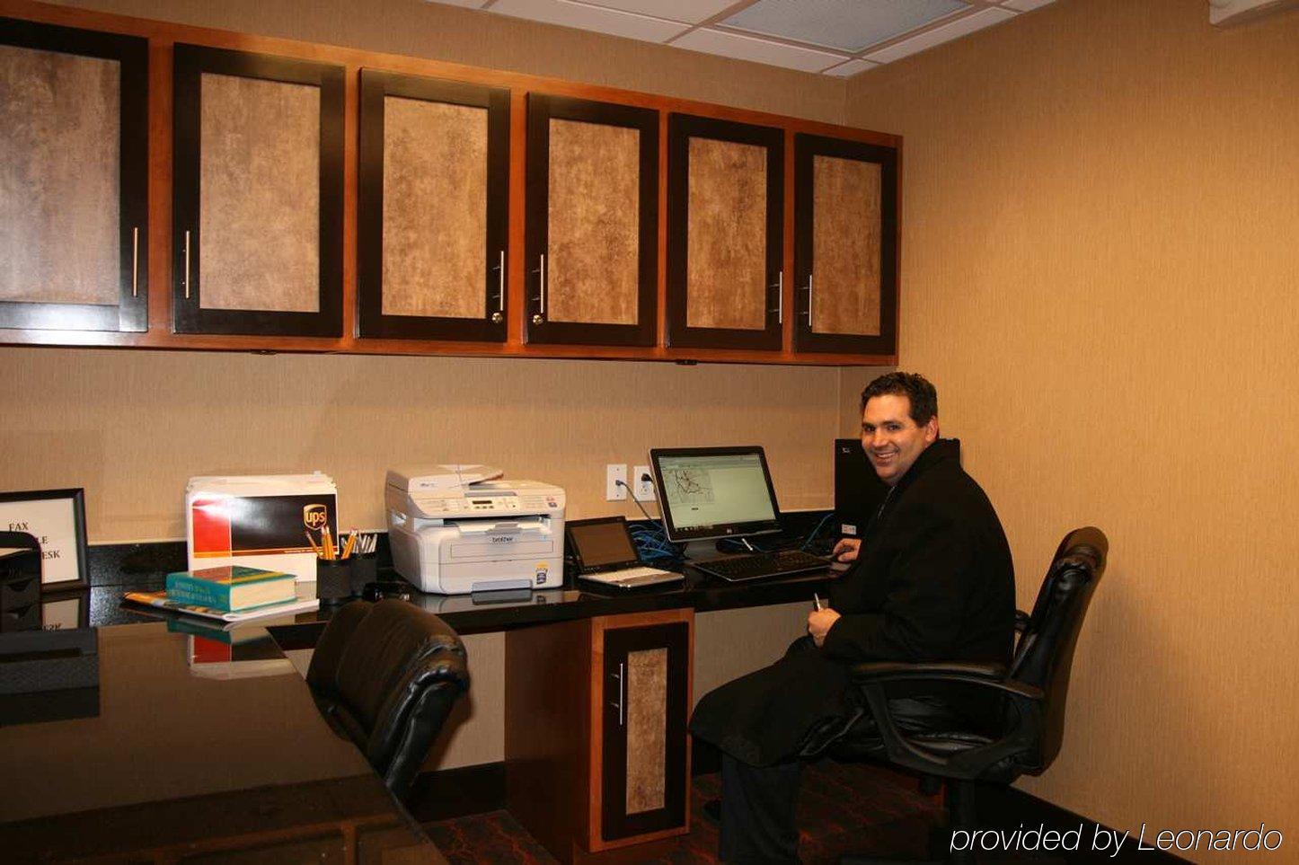 Hampton Inn & Suites New Castle, Pa מתקנים תמונה